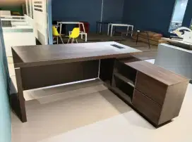 Meja kerja , Meja resepsionis , Meja rapat , Meja belajar