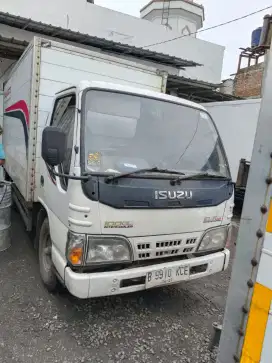 Isuzu elf engkel Long th 2017