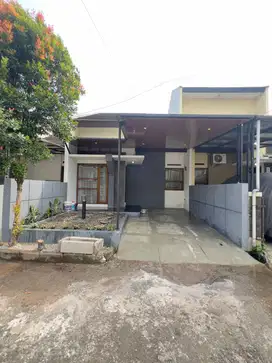 Dijual Rumah Cantik De Green Grande Ciwastra Bandung