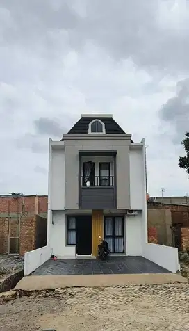 RUMAH 2 LANTAI CUMA 499 JUTA DEKAT UBL BEBAS BANJIR