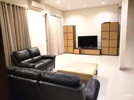 Rumah hoek 2lt 250m type 3KT cluster Lantana JGC Jakarta Garden City