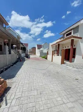 rumah ready stock siap huni dengan desain minimalis moderen di gumpang