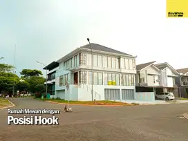 Jarang Ada rumah Hoek 3 Lantai Dengan Kolam Renang Indoor Di Bsd