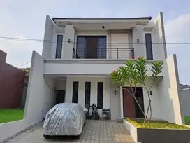 Rumah Baru Bagus Siap Huni di Kencana Loka Bsd Serpong