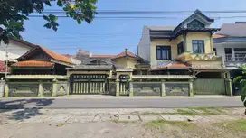 Rumah etnik kayu di jajar laweyan solo, dekat jalan adi sucipto solo