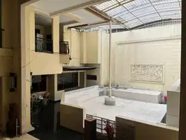 Rumah sunter jalan raya dibawah NJOP Danau Indah Barat Raya