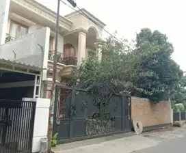 Jual Secondary Murah Dan Bagus Rumah 2 Lantai Modern Dan Strategis di