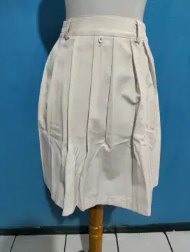Preloved rok putih sekolah rempel