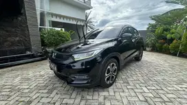 DI JUAL MOBIL HRV E SE 2019 HITAM SPECIAL