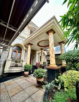 Rumah Clasik Mewah Semi Furnish di Komplek Pati Pancoran Jakarta Sel