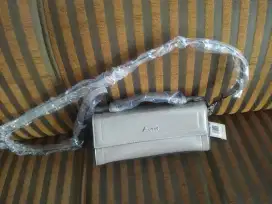 Tas selempang model panjang