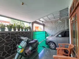 Dijual rumah berikut kost kost an Kebun jeruk Jakarta barat