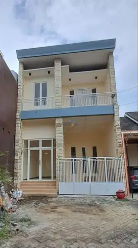 Dijual Rumah Siap Huni 2 Lantai di Perumahan Ndalem Singosaren, Malang