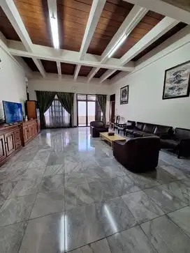 Harga turun   Rumah di jual di Jati Indah Depok