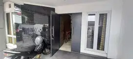 Dijual Rumah Sangat Bagus Di Intercon Kebun Jeruk