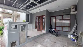 Rumah Bagus di Emerald Town House, Bintaro Jaya Sektor 9