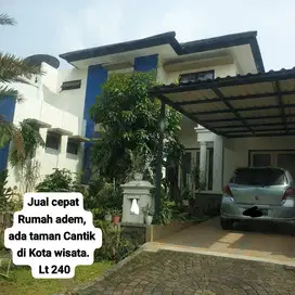 Jual Cepat Rumah Hoek Cluster Terdepan. Kota Wisata Cibubur.