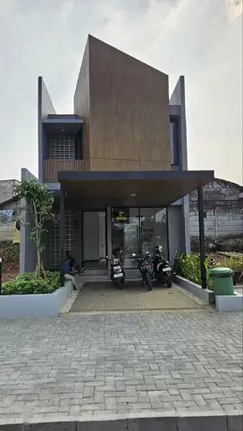 Rumah mewah di selat Jakarta perbatasan jakarta selatan - tangsel