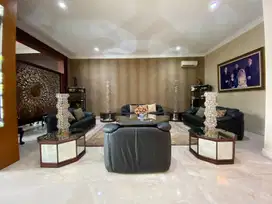 Luxury House Semi Furnished Ada Kolam Renang di Villa Cinere Mas