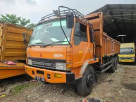 Mitsubishi fuso 6x2 HD tronton bak besi long sasis thn 2010