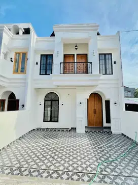 Jual rumah Cluster pinggir jalan di JakSel