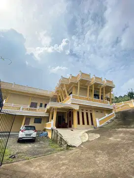 dijual villa di Hambalang
