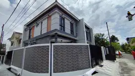 Rumah New Minimalis Di  Baruk Utara Hanya selangkah ke Raya Merr
