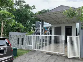 Rumah 2 Lantai di Graha Natura Strategis