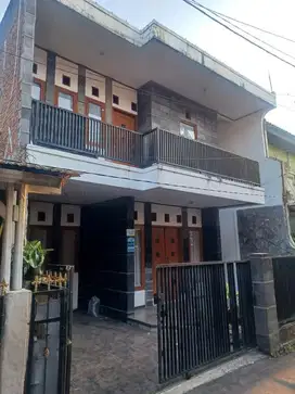 Rumah 2 Lantai Hanya 1 Menit Ke Griya Antapani