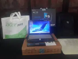 Dijual laptop merk acer.