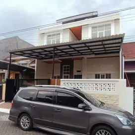 Dijual Rumah  Baru  Mewah Grees 2 Lantai Tengah Kota Surabaya