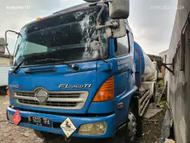 Hino FL 260 JW ranger 500 tipe 6x2  long sasis tahun 2014 tangki 24 kl