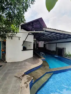 Dijual Rumah Murah dengan Private Pool di Perumahan Depok Citayem