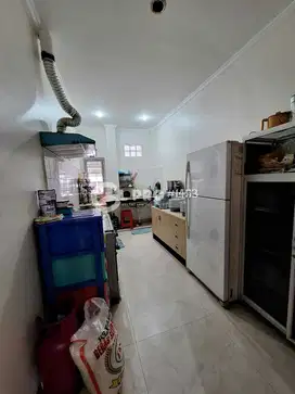 Dijual Rumah Toko Ruko Luas 404m2 Cocok Buat Usaha di Pinggir Jalan