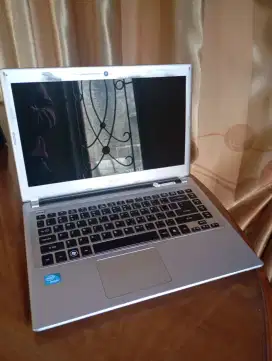 Laptop Acer Slim V5-431