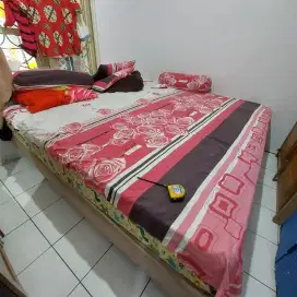 Dijual Kasur & Dipan Bekas Ukuran 200cm x 200cm