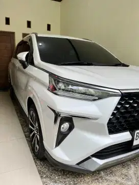 Veloz Q CVT KM 1rb perak 2023