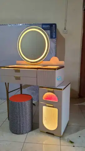 Sale Meja Rias Model Minimalis Terbaru