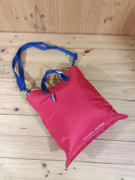 Slingbag dan totebag tommy hilfiger