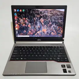 Laptop Baterai badak Fujitsu Lifebook E734 Core i5 16/256gb ssd