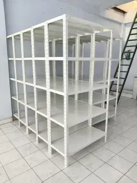 Rak besi lubang ramping