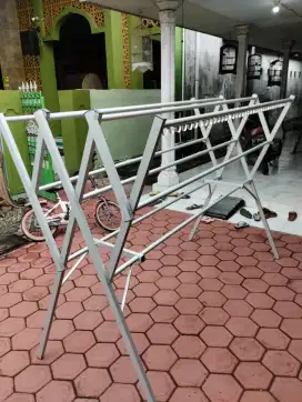 Jemuran alumunium