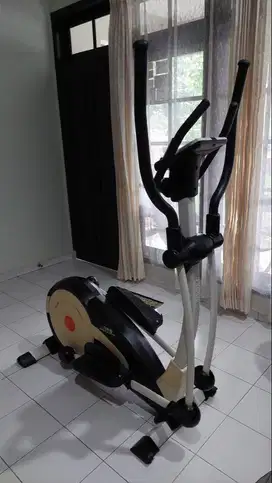 (NEGO TIPIS) Alat Olahraga Gym Kettler Cross Trainer Type Verso 309