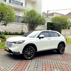 Honda HRV SE 2022 Putih – Kondisi Istimewa, Siap Pakai!