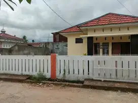 Rumah Nyaman tanah luas dekat jalan raya belimbing