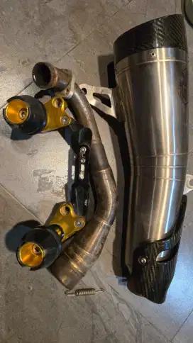 Knalpot XMax Exhaust R9 + slider black diamond