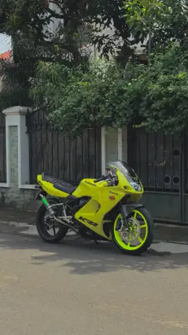 Ninja RR CBU 2005