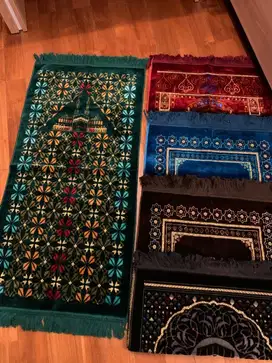Grosir 10 pcs - Sajadah bludru midi size 55 x 110 cm