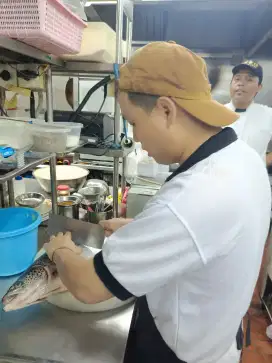 Dimsum ,cutte sayur,steamer (kitchen helper)
