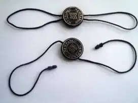 Tali hang tag dengan logo butik custom